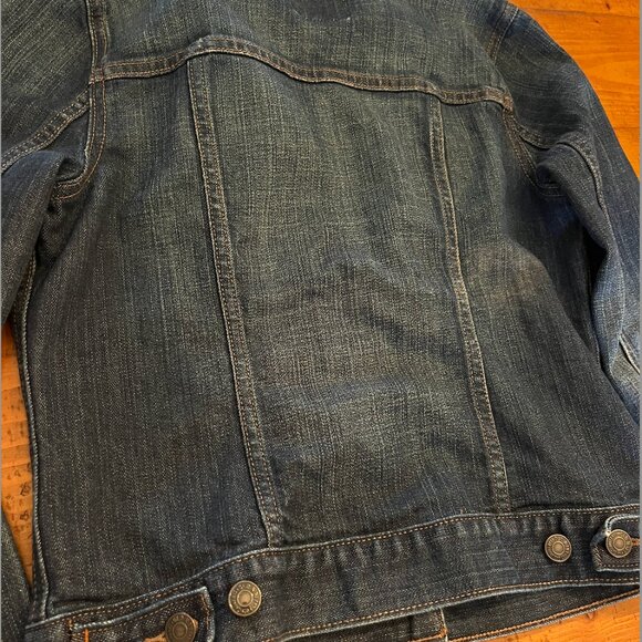 Classic Old Navy Denim Jacket — Size Medium - Picture 5 of 7